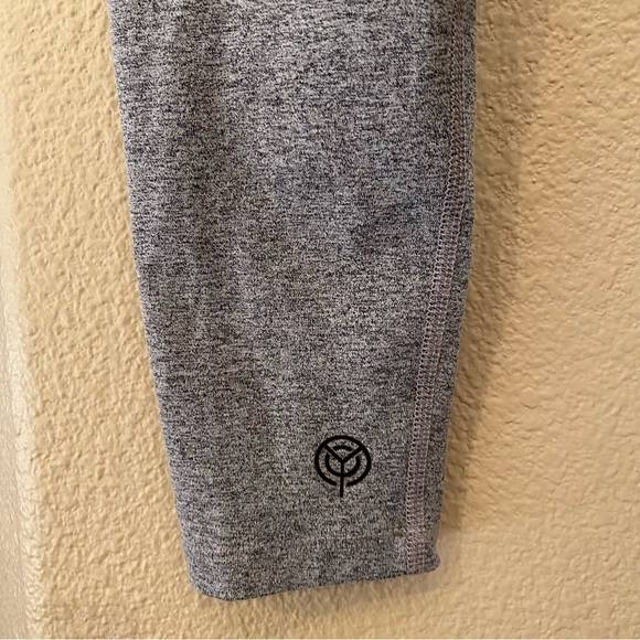 YEAR OF OURS Women Gray Blue Lace Front Athletic Leggings Size Small - Picture 6 of 7